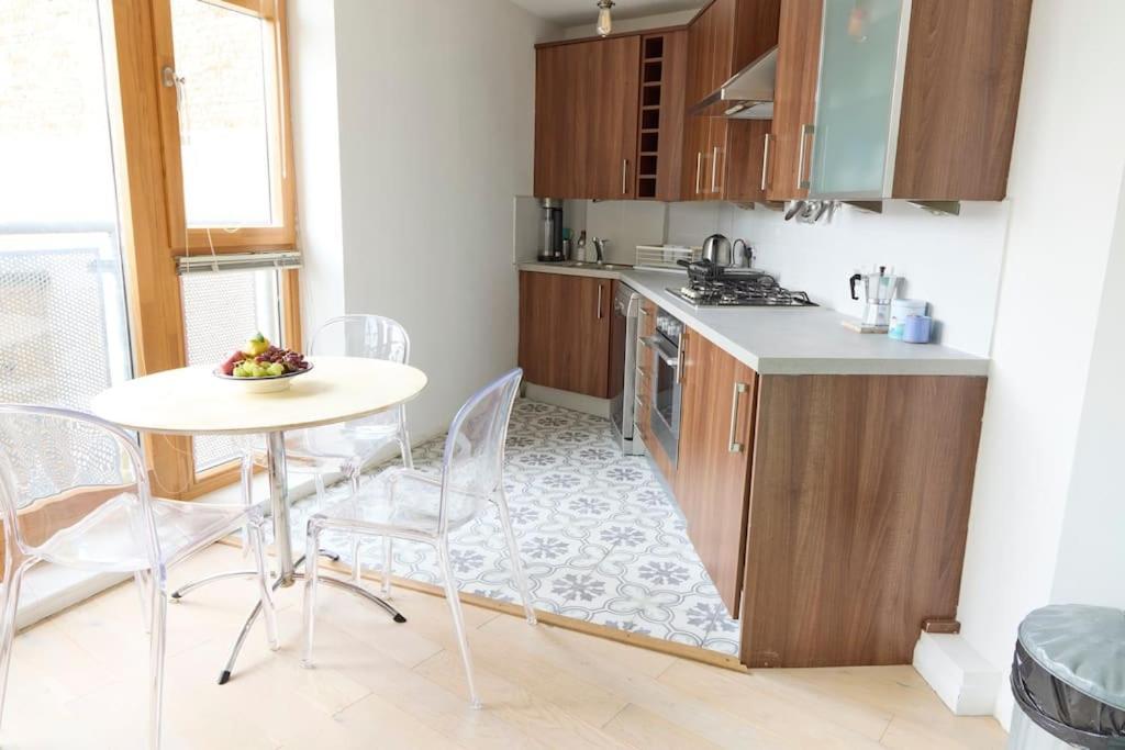 Apartment Broadway Market Canal-view Oasis *